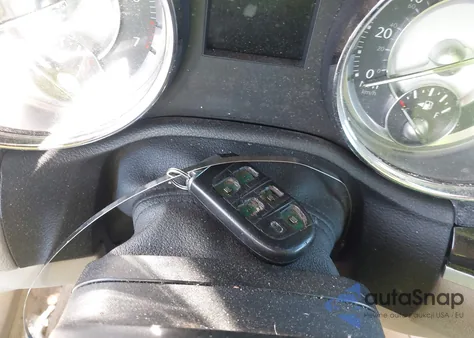 2014 Chrysler 300 из США, поврежденный, VIN 2C3CCAAG3EH326906